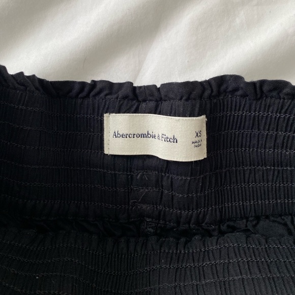 Abercrombie | soft shorts | Black | drapey pull on shorts | XS - Picture 3 of 6